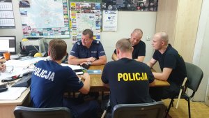 Słuchacze Szkoły Policji w Pile podczas praktyk na ulicach Włocławka