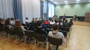 Spotkanie policyjnych profilaktyków z uczniami Szkoły Muzycznej we Włocławku